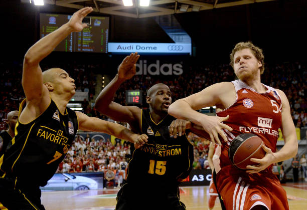 他显得有些 他显得有些