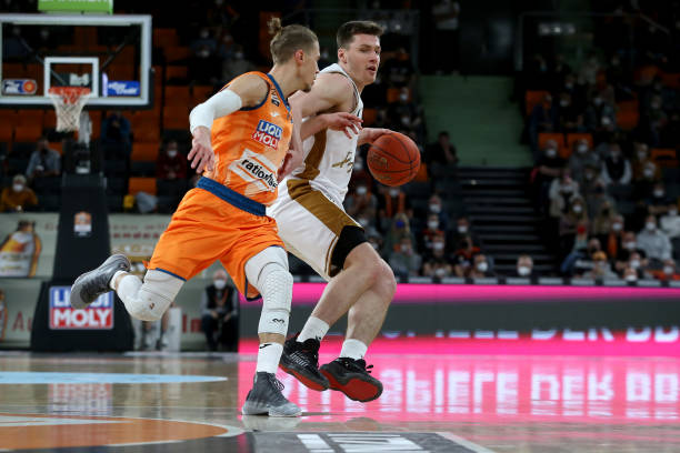 逐步迈向国 逐步迈向国